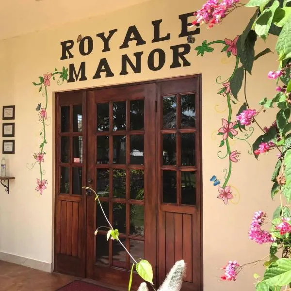 Royale Manor，位于科罗萨尔的酒店