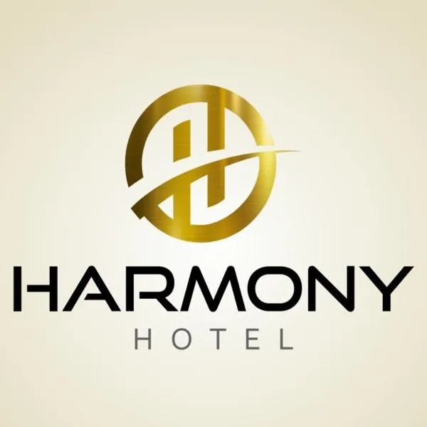 Harmony Hotel，位于Tres Esquinas的酒店