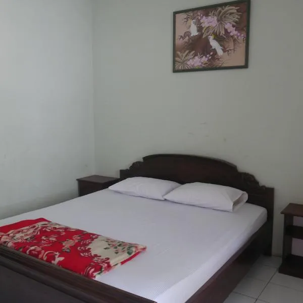 Hotel Garuda near Alun Alun Banjarnegara Mitra RedDoorz，位于沃诺索博的酒店