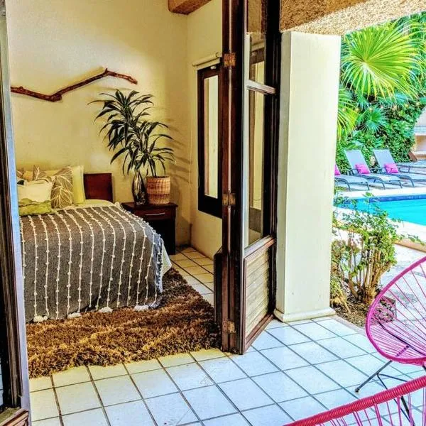 Steps to Ocean Huge Beach Villa Private Pool in Exclusive Fase 1 Playacar，位于普拉亚卡门的酒店