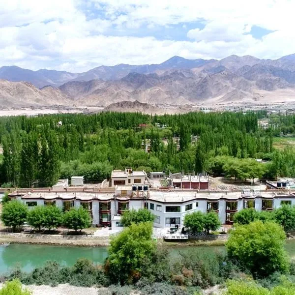 The Nature Residency - A Riverside Resort in Leh，位于Pituk的酒店