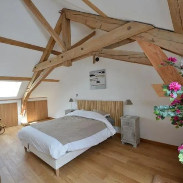 Maison de 2 chambres avec jardin amenage et wifi a Alligny en Morvan，位于Saint-Brisson的酒店