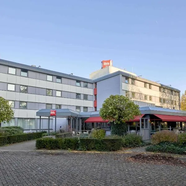 蒂尔堡宜必思酒店，位于Alphen的酒店