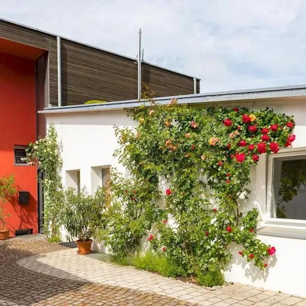 Ferienwohnung Rosenrot，位于于伯林根的酒店
