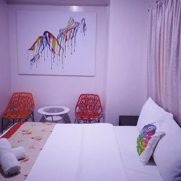 HalfWay House Hostel Mactan Cebu Airport，位于麦克坦的酒店