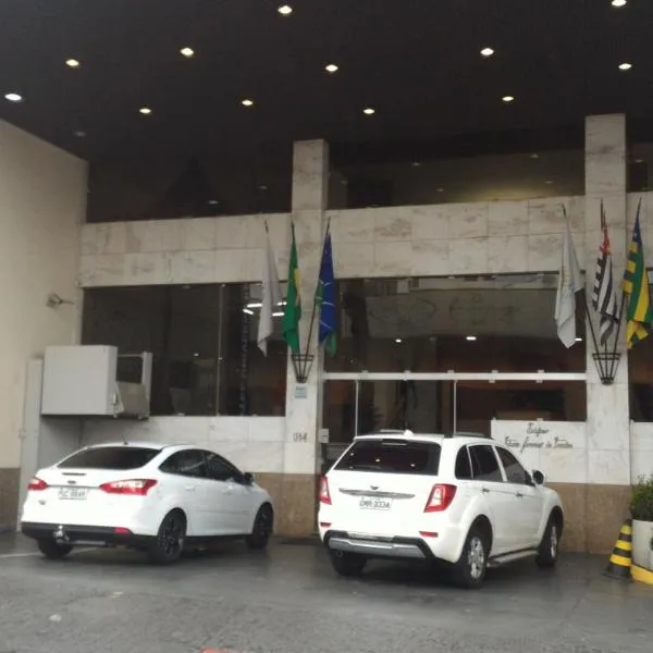 Grande Hotel Universo Palace，位于乌贝兰迪亚的酒店