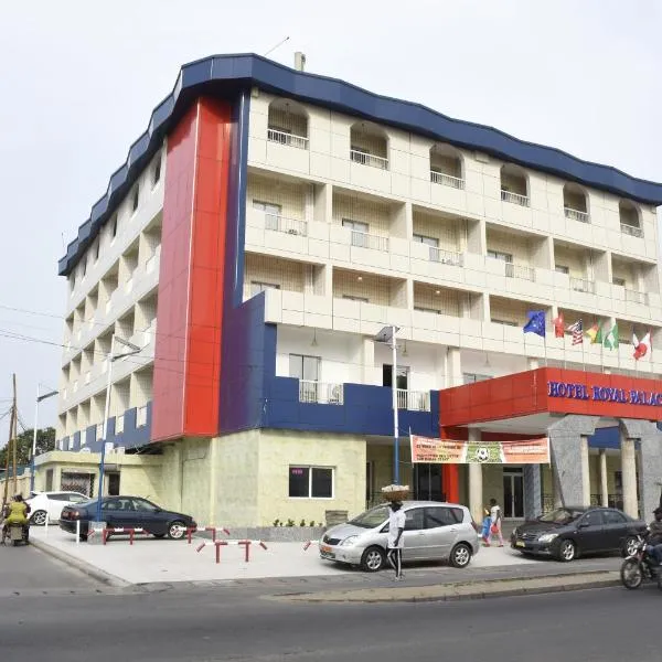 Hotel Royal Palace，位于New Deido的酒店