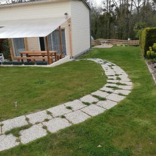Au cœur du jardin，位于La Boussac的酒店