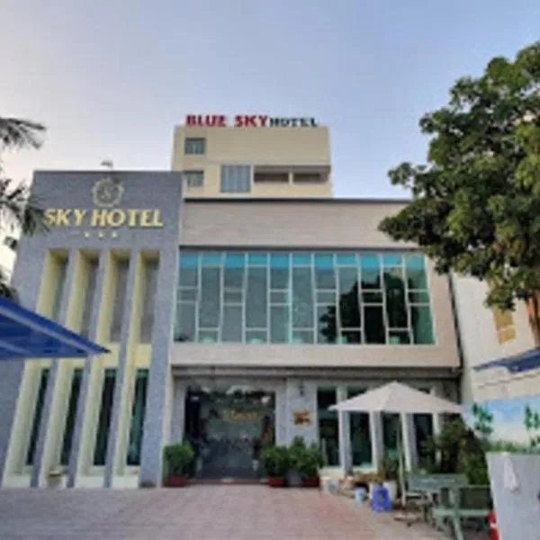 Sky Hotel，位于Xã Trảng Bôm的酒店
