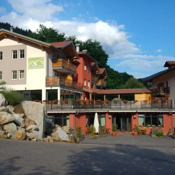 玛格丽塔阿尔卑斯花园酒店，位于Bresimo的酒店