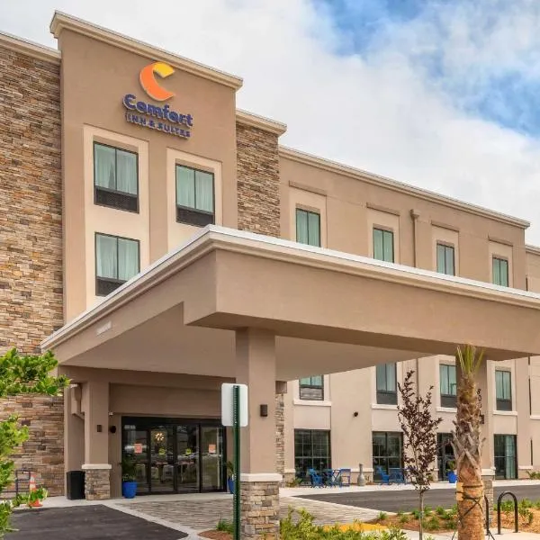 Comfort Inn & Suites Jacksonville - Orange Park Near Naval Air Station，位于Green Cove Springs的酒店