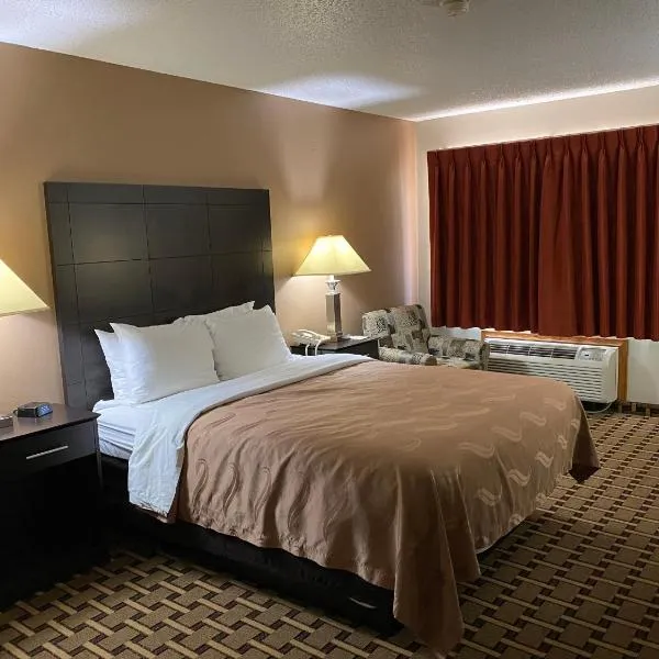 Quality Inn Morton at I-74，位于Washington的酒店