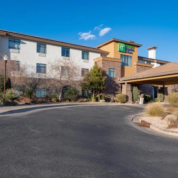 Holiday Inn Express & Suites St George North - Zion, an IHG Hotel，位于Harrisburg Junction的酒店