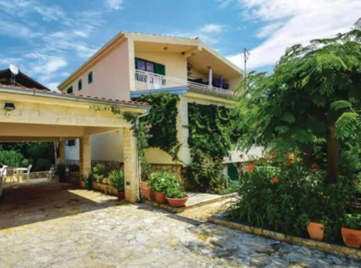 Apartment Sea relief，位于希贝尼克的酒店