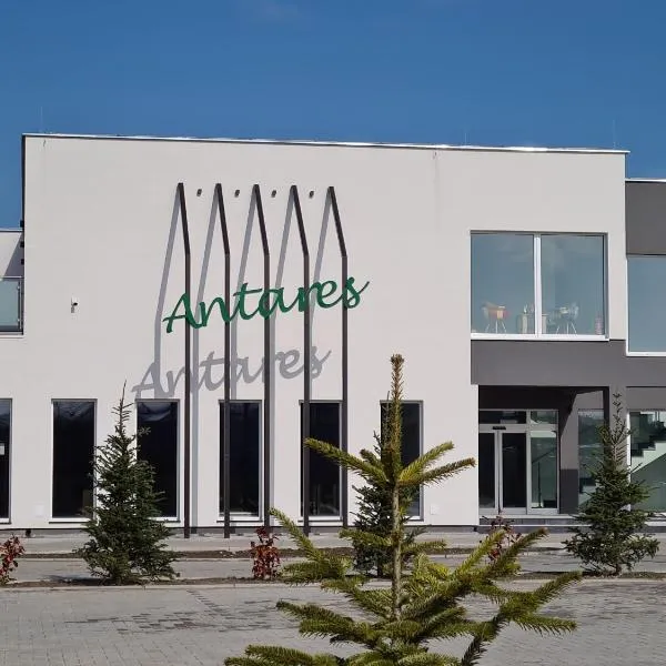 Hotel ANTARES，位于Więcbork的酒店