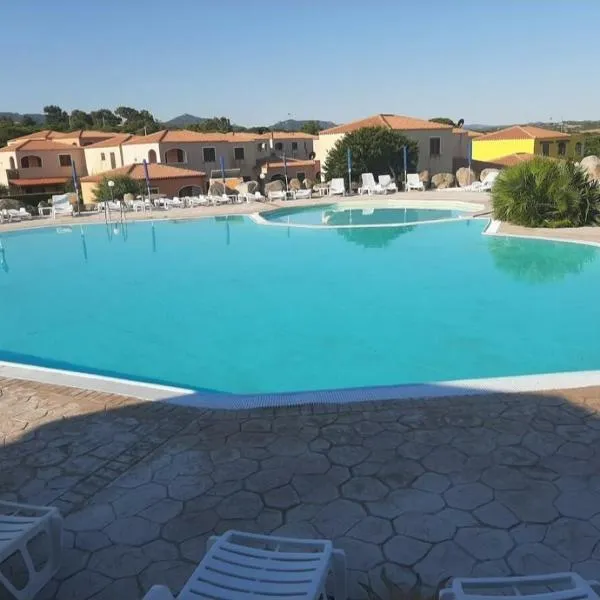 Appartamento Residence Mirice Vignola mare Aglientu casa Mattia，位于Vignola Mare的酒店