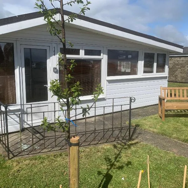 Dartmouth 2 Bed Detached Chalet Number 144，位于达特茅斯的酒店