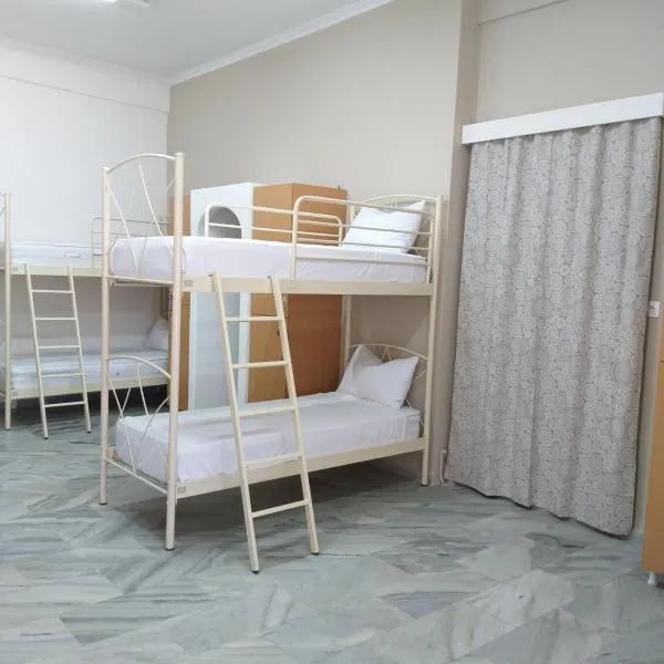 Youth hostel Anna，位于佩里萨的酒店
