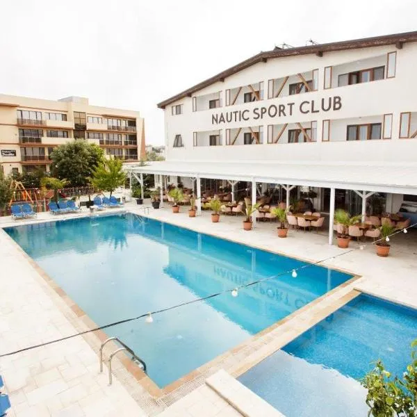航海运动俱乐部酒店，位于北马马亚-讷沃达里的酒店