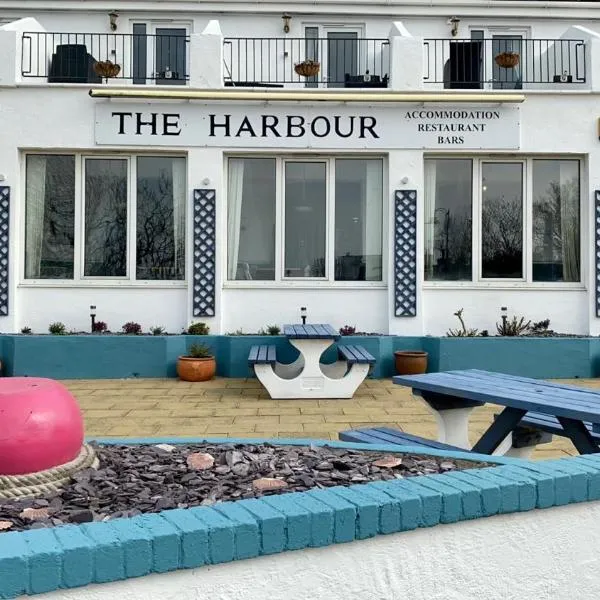 The Harbour Bar & Bistro，位于Llanrhyddlad的酒店