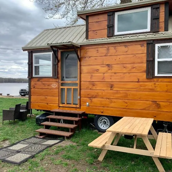 Shady Haven - Tiny Home 1，位于Bellevue的酒店