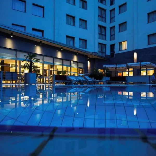 诺富特米兰马尔彭萨机场酒店，位于卡尔达诺阿尔坎波的酒店