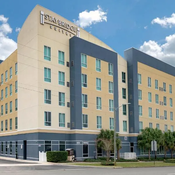 Staybridge Suites St. Petersburg FL by IHG，位于圣彼得堡的酒店