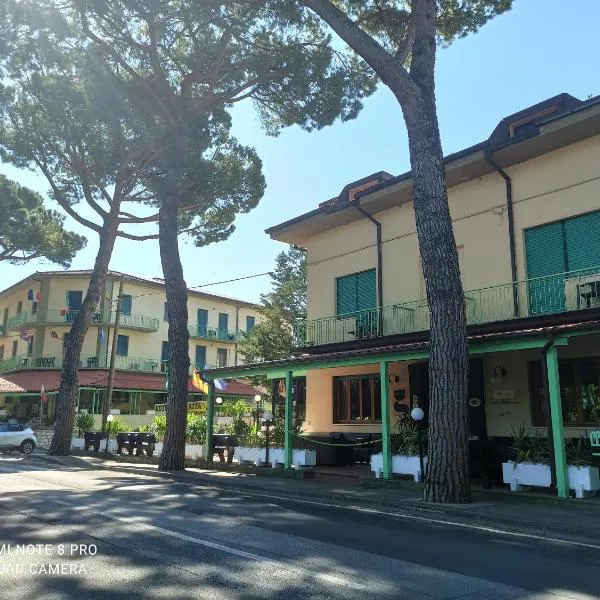 繁花酒店，位于Ponte Buggianese的酒店