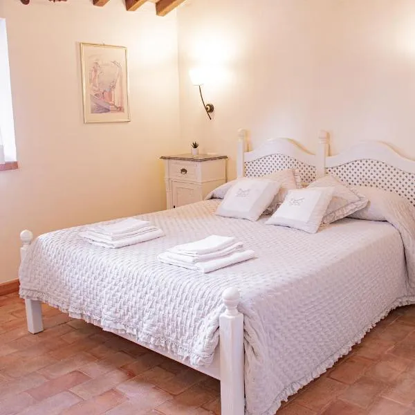 Casa VELIA 78Mq a 30 metri dal Mare di San Vincenzo，位于圣温琴佐的酒店