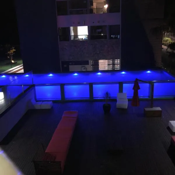 Loft Praia Brava - Itajaí Camboriú piscina e playground，位于伊达贾伊的酒店