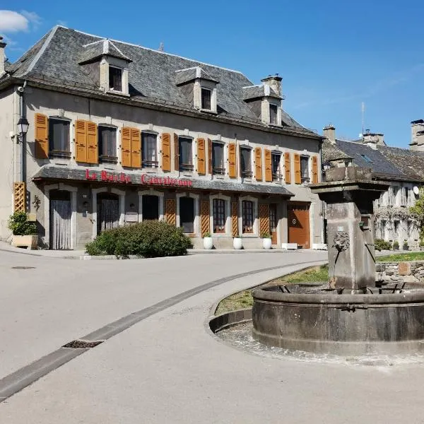 La Ruche Cantalienne，位于Saint-Étienne-de-Chomeil的酒店