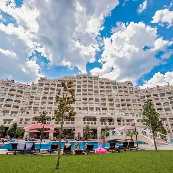 Summertime in Varna South Bay Beach Residence，位于Priseltsi的酒店