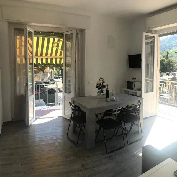 HOST IN LEVANTO - Maestrale con biciclette，位于莱万托的酒店