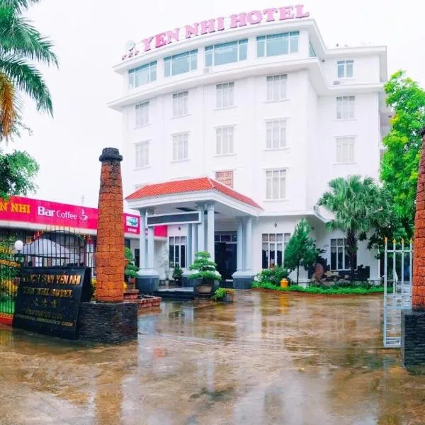宁平日元健保酒店，位于Quang Suối的酒店