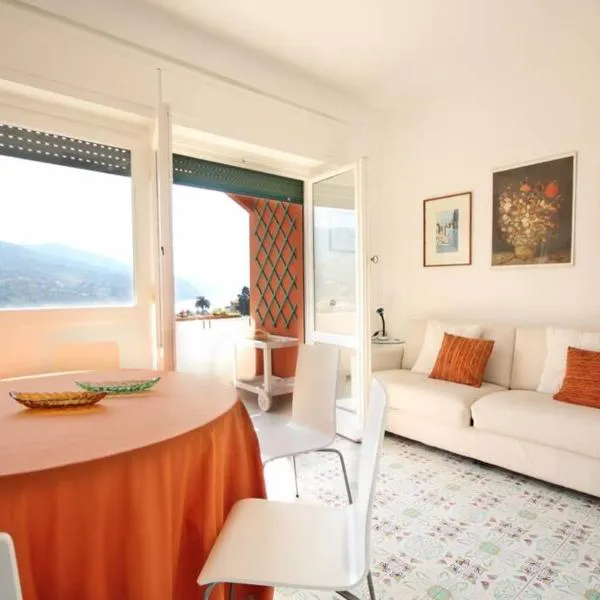 [PORTOFINO] appartamento vista mare con piscina，位于拉帕洛的酒店