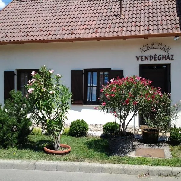 Gyöngyvendégház，位于Drávasztára的酒店