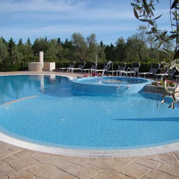 Agriturismo I Tesori del Sud Vieste, Puglia，位于维耶斯泰的酒店