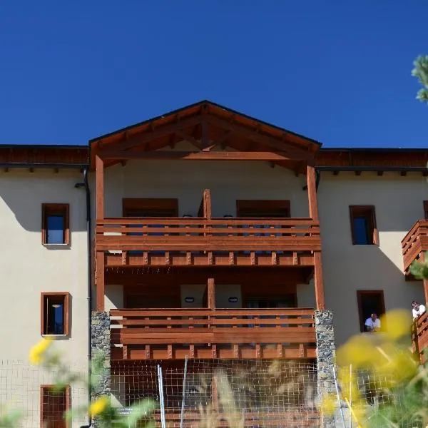 维卡西奥利伊萨德小屋公寓式酒店，位于安格勒的酒店