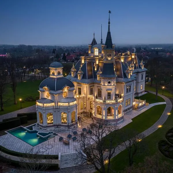 BOTANIQ Castle of Tura - Small Luxury Hotels of the World，位于Ecséd的酒店
