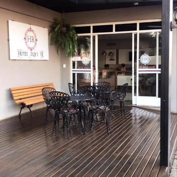 Hotel Requinte,位于Dois Vizinhos的酒店