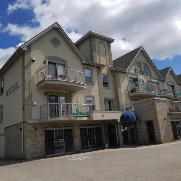 Condo St Sauveur，位于圣阿黛拉的酒店