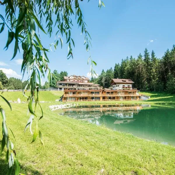 维何尔翠湖酒店，位于圣焦尔焦的酒店