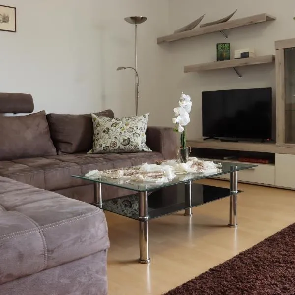 Appartement Monika，位于策勒的酒店