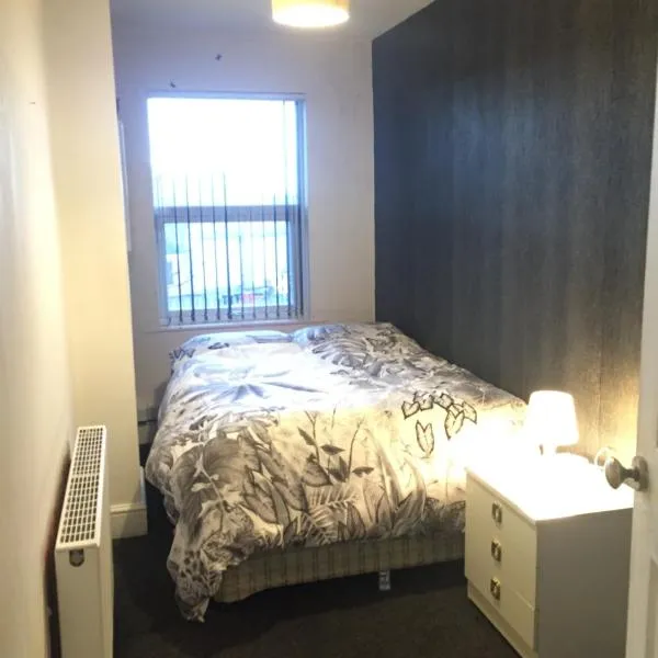 Private double room near City centre, Coventry，位于考文垂的酒店