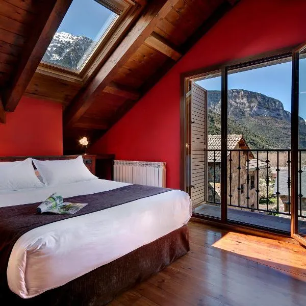 Villa de Plan Apartments&Suites，位于Gistaín的酒店