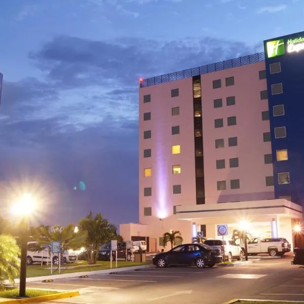 Holiday Inn Express Mérida, an IHG Hotel，位于Komchén的酒店