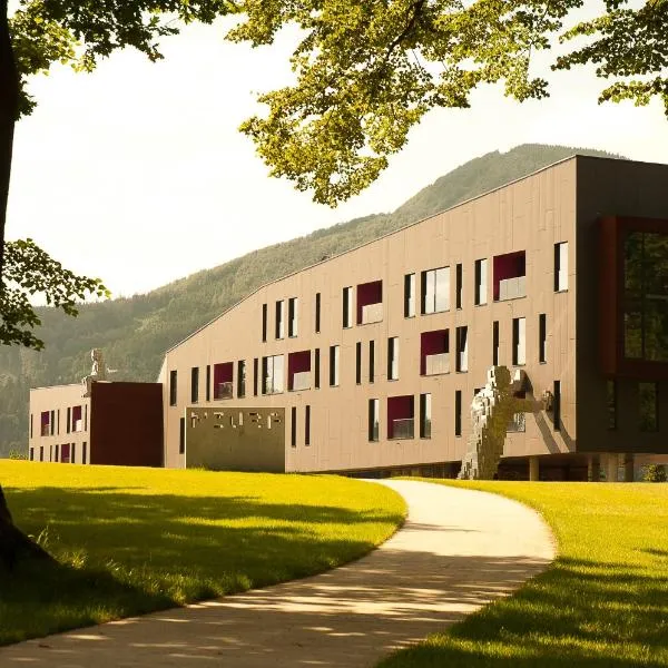 三浦酒店，位于切拉德纳的酒店