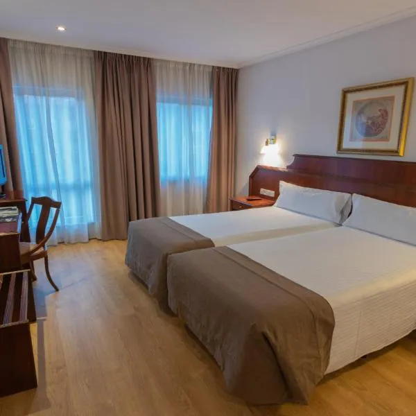 Hotel Zentral Ramiro I Oviedo，位于卢戈德雅内拉的酒店