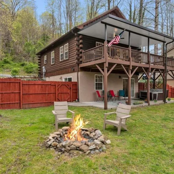 Soco Serene Cabin in the Heart of Maggie Valley，位于马吉谷的酒店