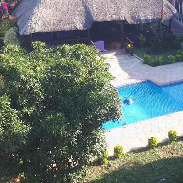 Sparkle Guest House - Self-Catering, Pool, Garden，位于Praia de Macaneta的酒店